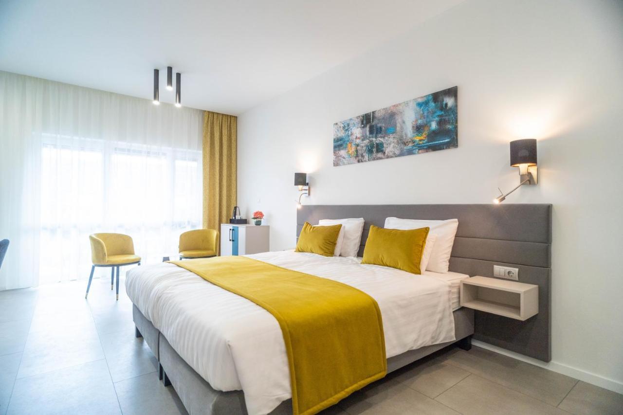 La Vita Premium Panzio Gyula Exterior foto