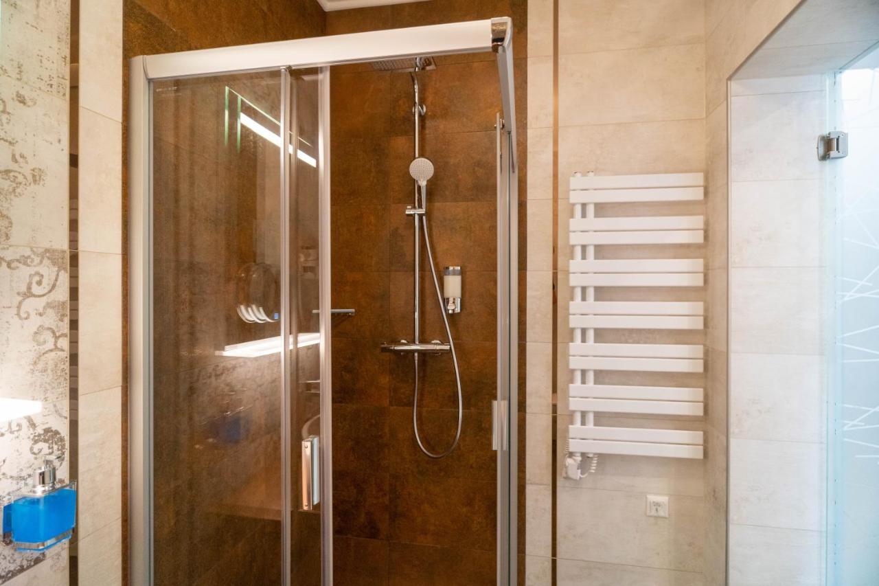 La Vita Premium Panzio Gyula Exterior foto