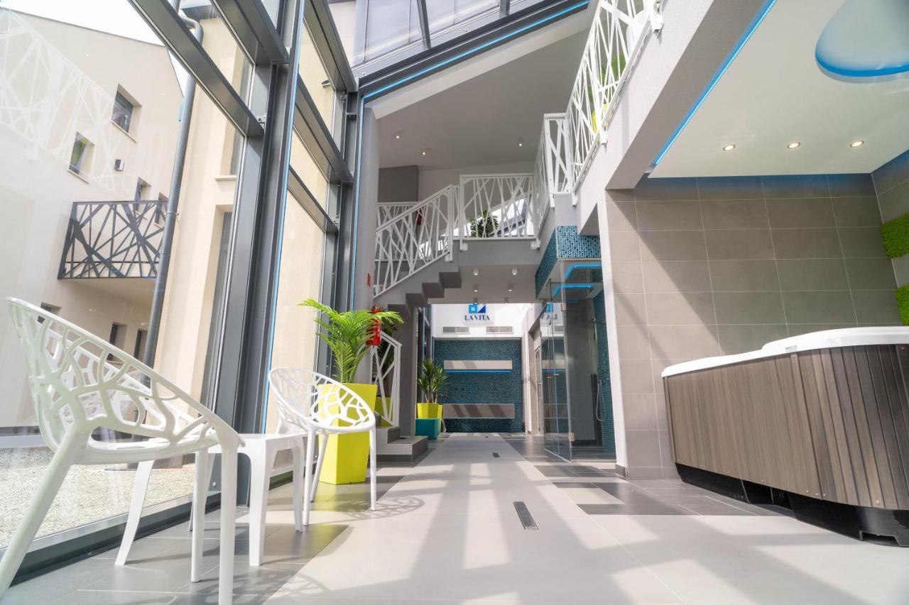 La Vita Premium Panzio Gyula Exterior foto