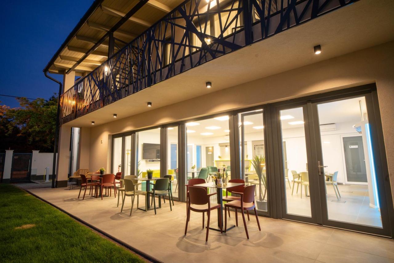 La Vita Premium Panzio Gyula Exterior foto