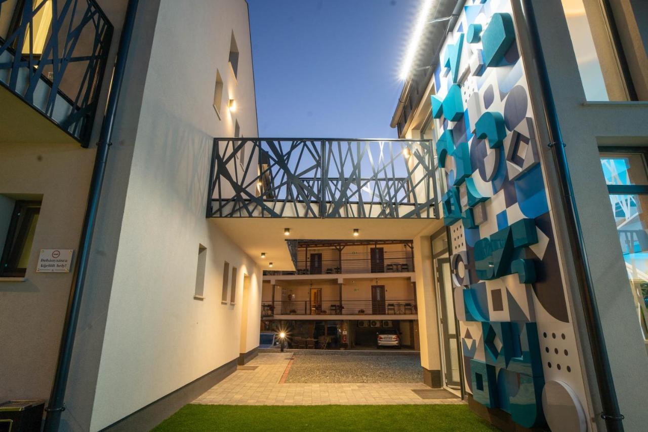 La Vita Premium Panzio Gyula Exterior foto